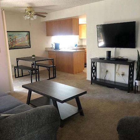 Whispering Meadows Apartments Бейкърсфийлд Екстериор снимка