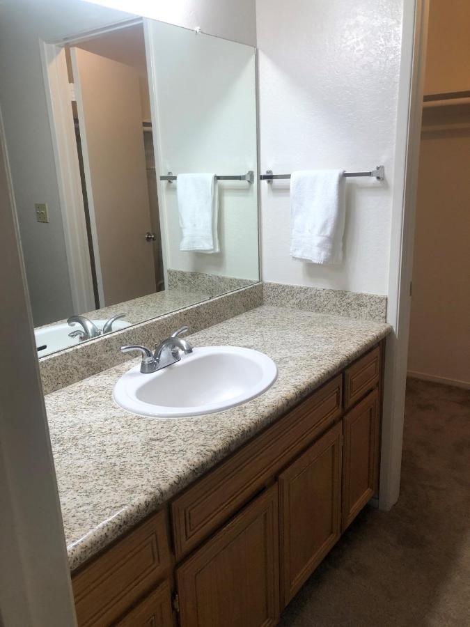 Whispering Meadows Apartments Бейкърсфийлд Екстериор снимка