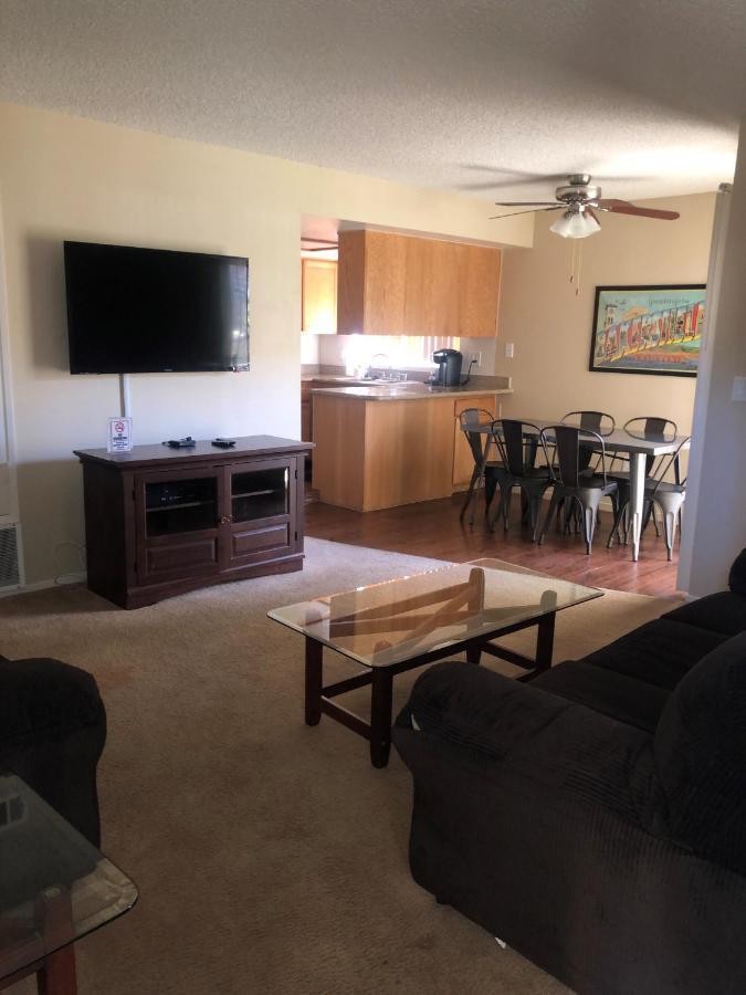 Whispering Meadows Apartments Бейкърсфийлд Екстериор снимка