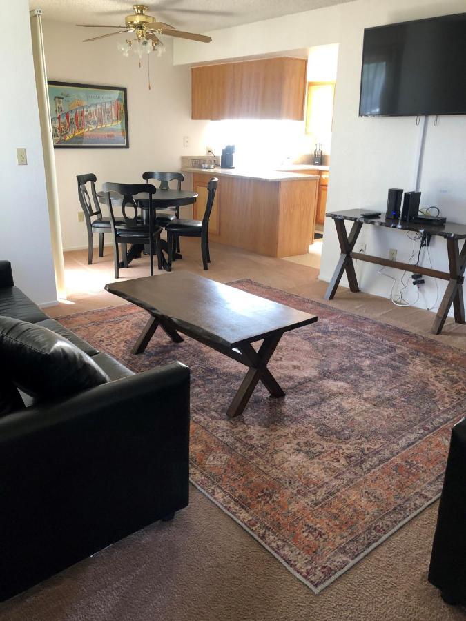 Whispering Meadows Apartments Бейкърсфийлд Екстериор снимка