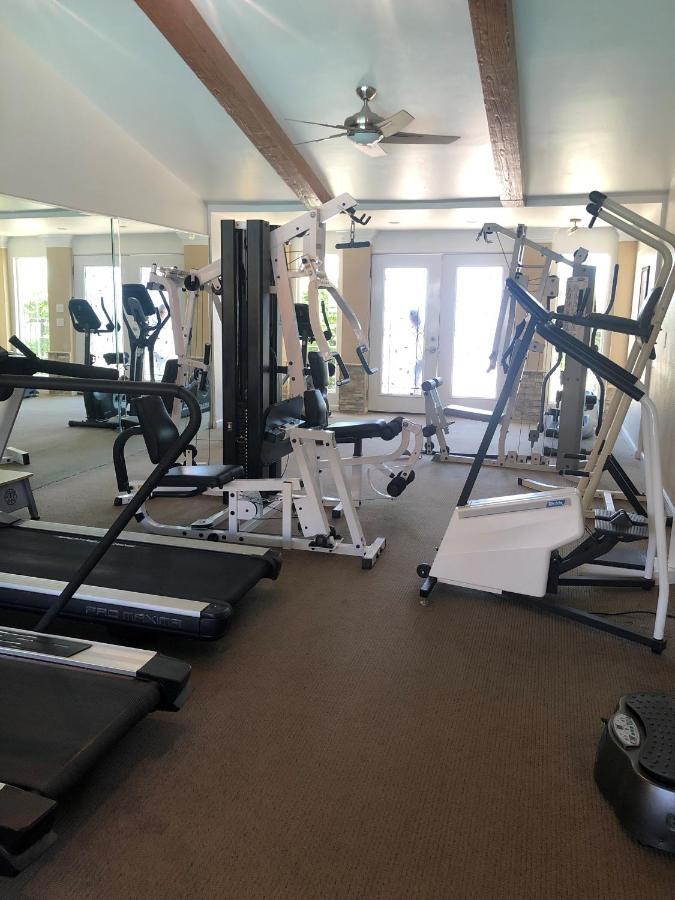Whispering Meadows Apartments Бейкърсфийлд Екстериор снимка