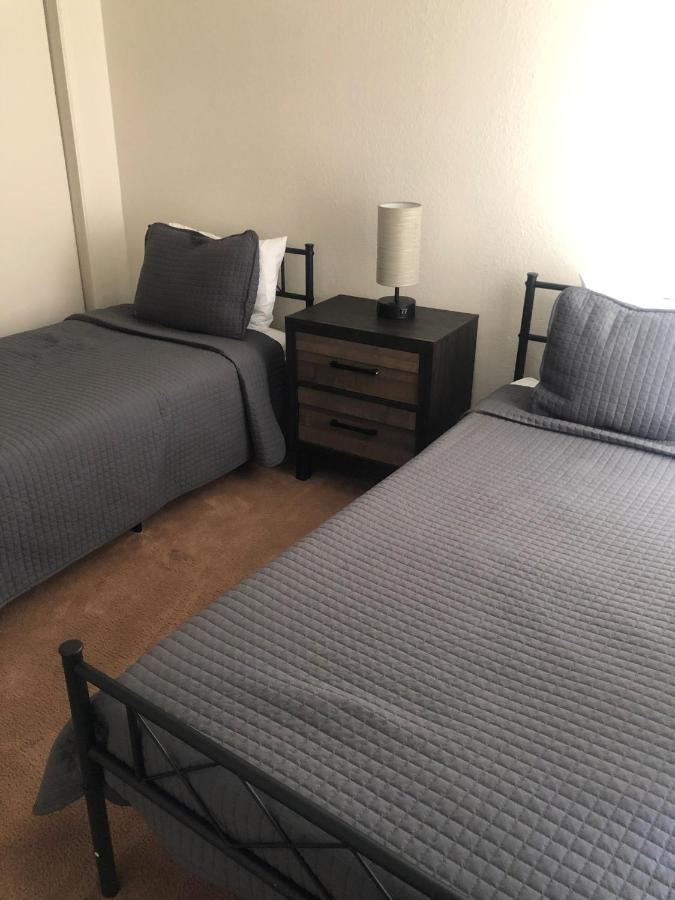 Whispering Meadows Apartments Бейкърсфийлд Екстериор снимка