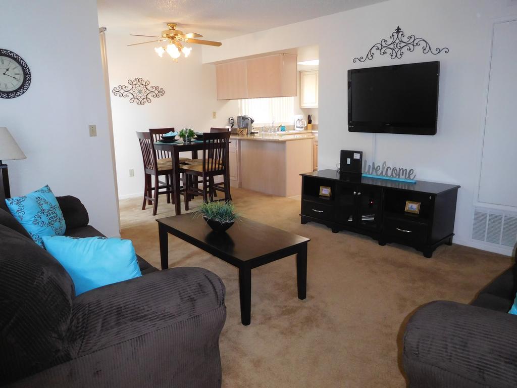 Whispering Meadows Apartments Бейкърсфийлд Екстериор снимка