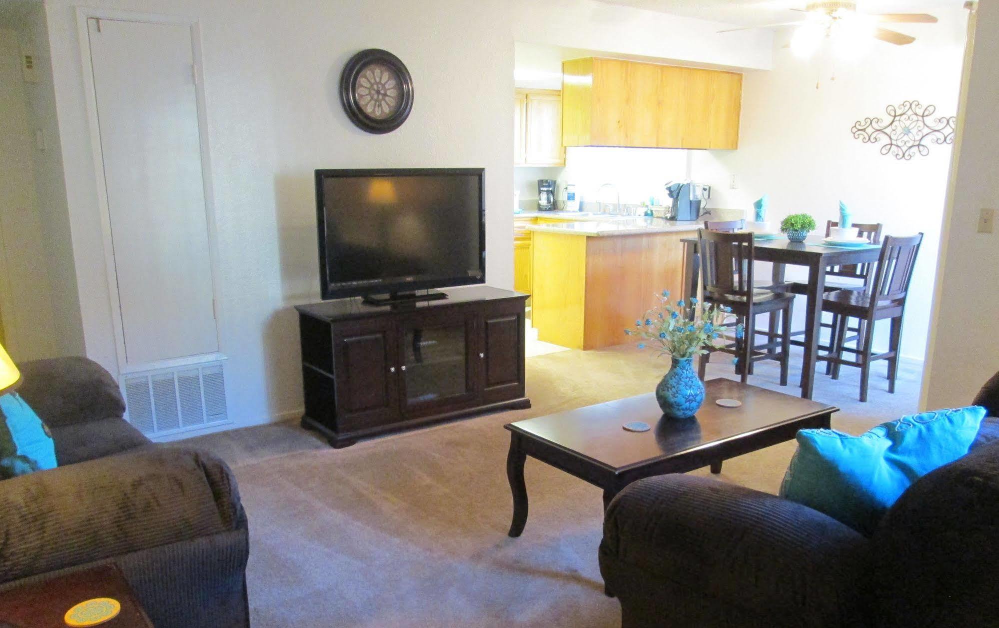 Whispering Meadows Apartments Бейкърсфийлд Екстериор снимка