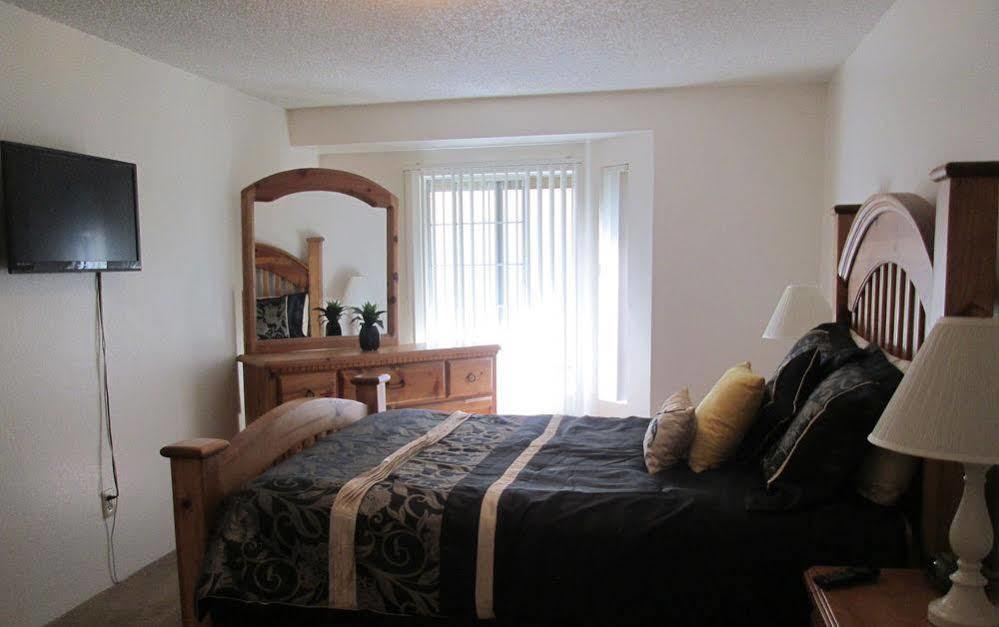 Whispering Meadows Apartments Бейкърсфийлд Екстериор снимка
