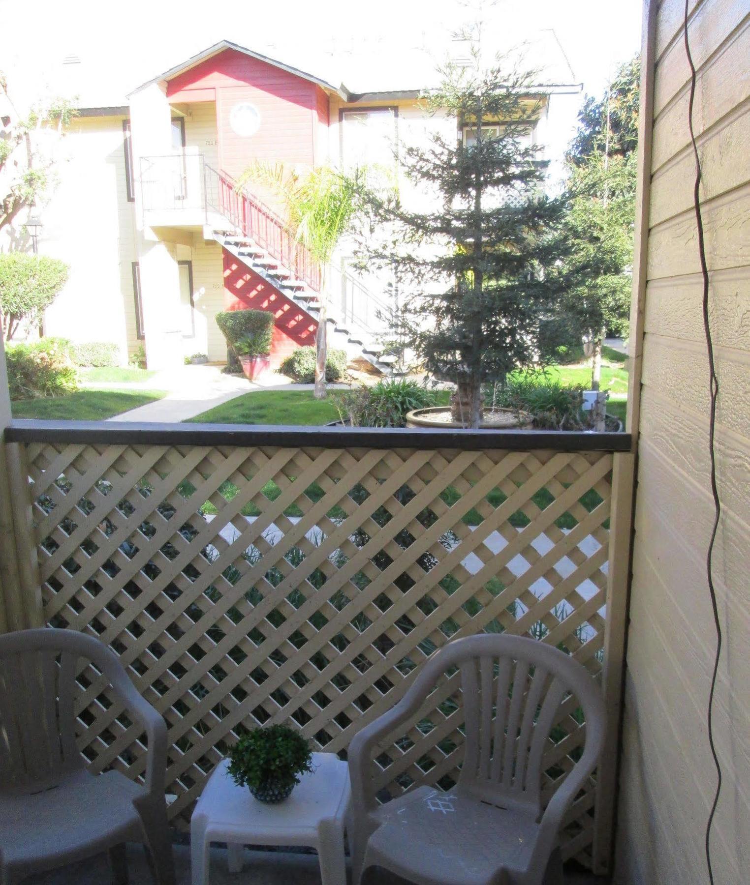 Whispering Meadows Apartments Бейкърсфийлд Екстериор снимка